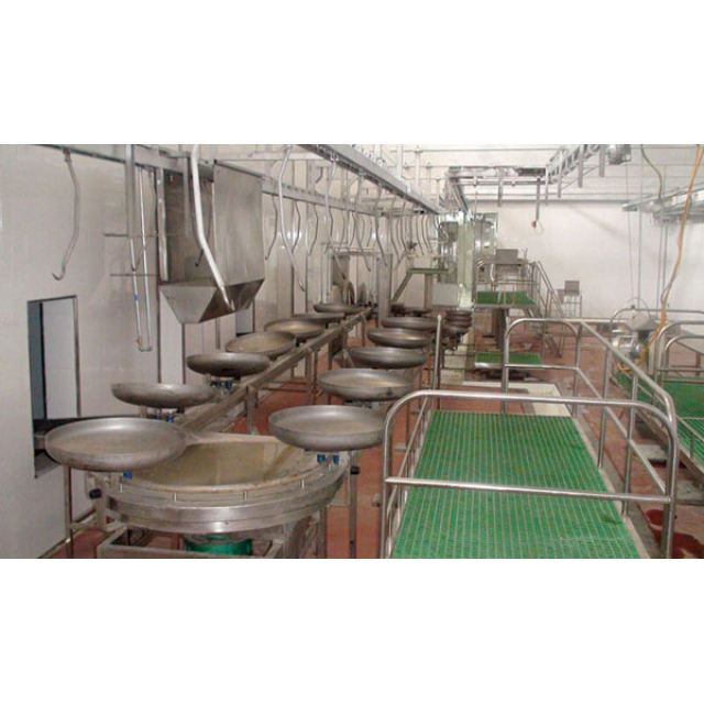 So sánh giết mổ heo bằng dây chuyền hay thủ công
